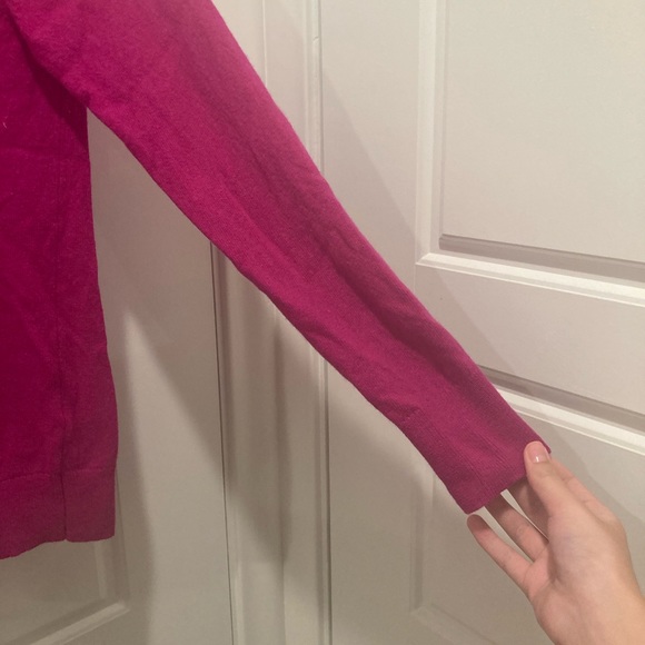 Cute, comfortable and colorful sweater from Banana Republic! - Picture 7 of 9